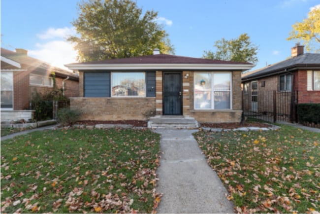 Photo - 8920 S Carpenter St