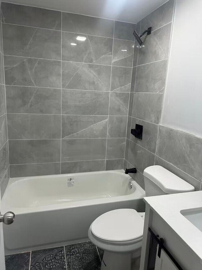 Photo - 3B1.5B house in East Passyunk area Available NOW