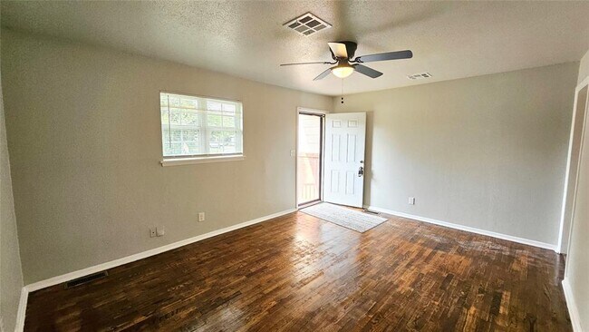 Photo - 1635 NE 50th St