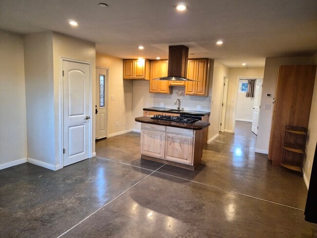 Building Photo - 3 Gonzales St Unit A