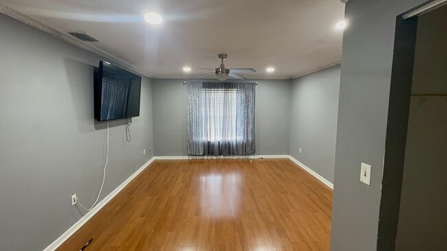 Photo - 1049 SW Aswan Ave