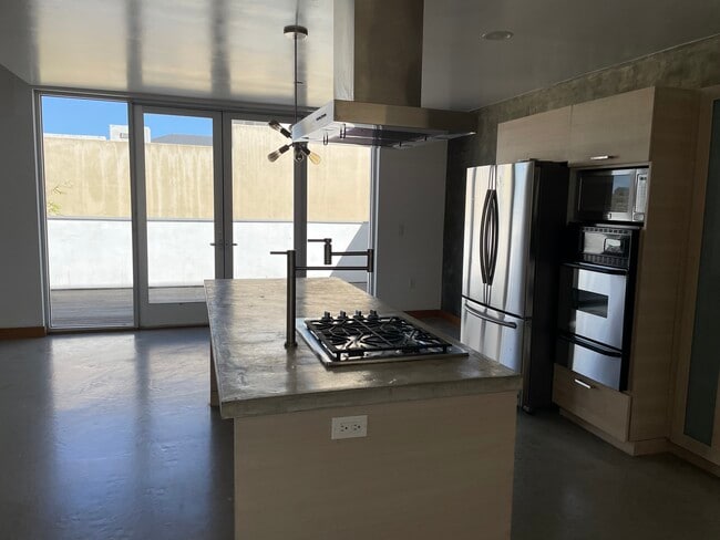 Photo - 116 E Yanonali St Unit e2