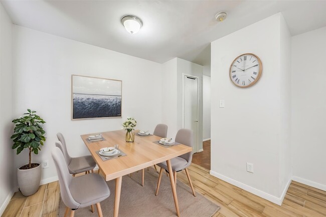 Photo - 1905 S Cooper St