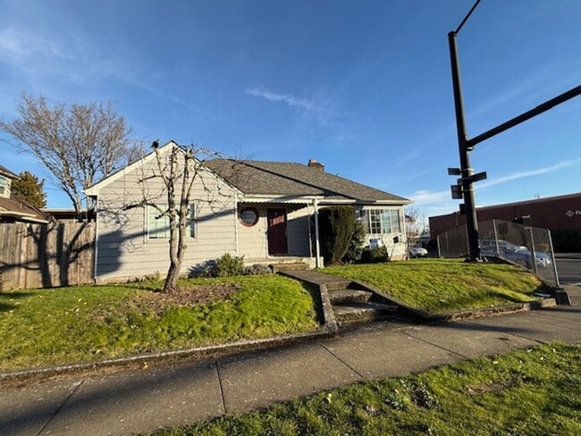Photo - 2 Bedroom 1 Bath Home Newberg OR 97132