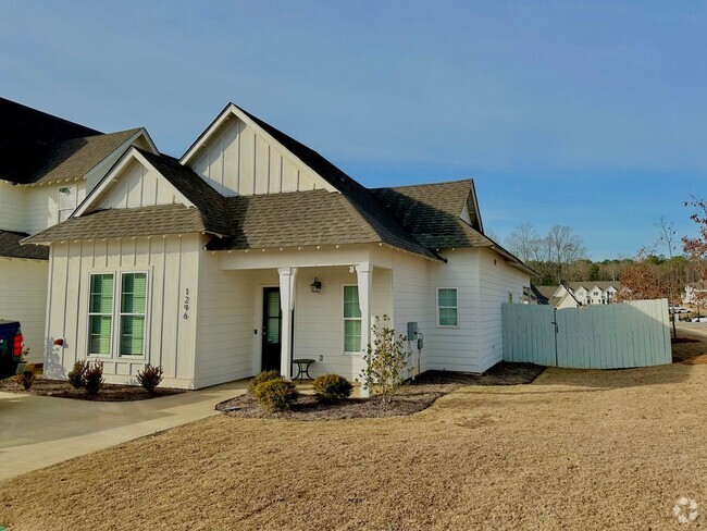 Building Photo - Precious Cottage House in the New Fox Run ...