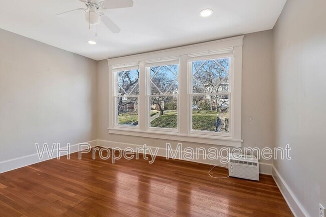 Building Photo - 1713 Beechwood Ave Unit Top