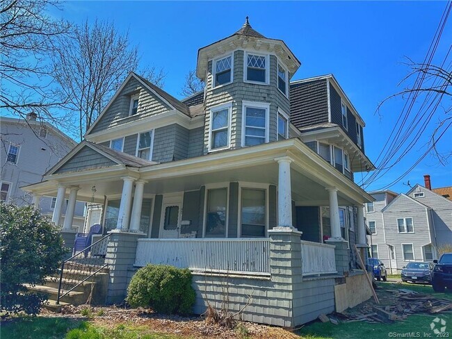 Building Photo - 207 Flax Hill Rd Rental