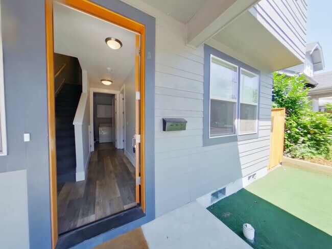 Photo - The Ty Unit 1544