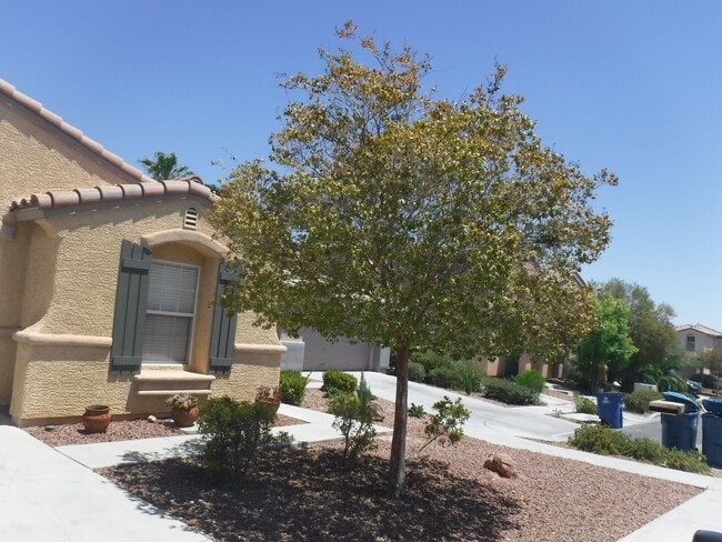 Photo - WHAT A NICE PROPERTY WITH LOTS OF OUTSIDE SPACE