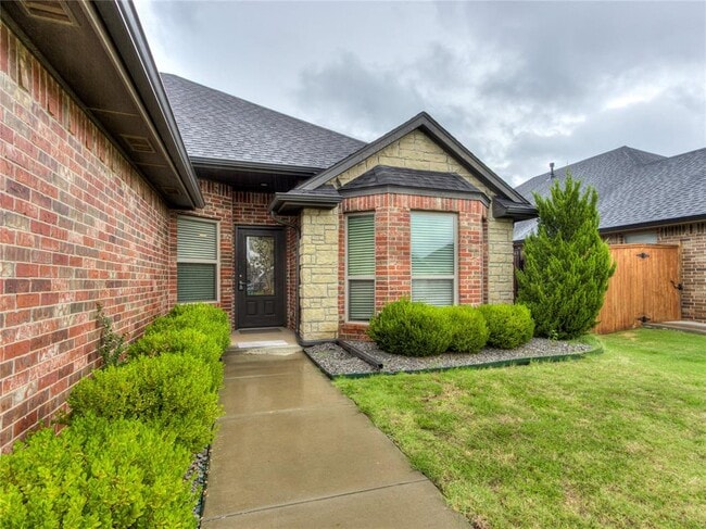 18316 Bridlington Dr