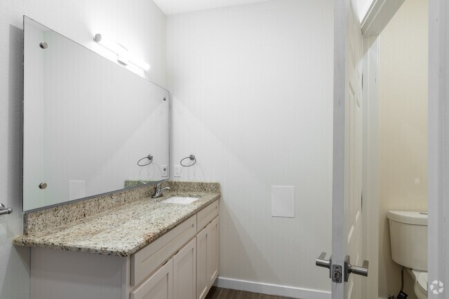 3BR, 2BA - 1,368SF - Primary Bathroom