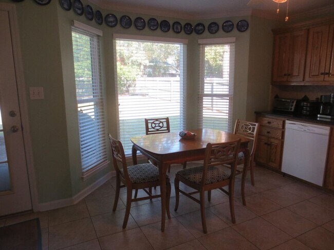 Photo - 1318 Maple Leaf Ct