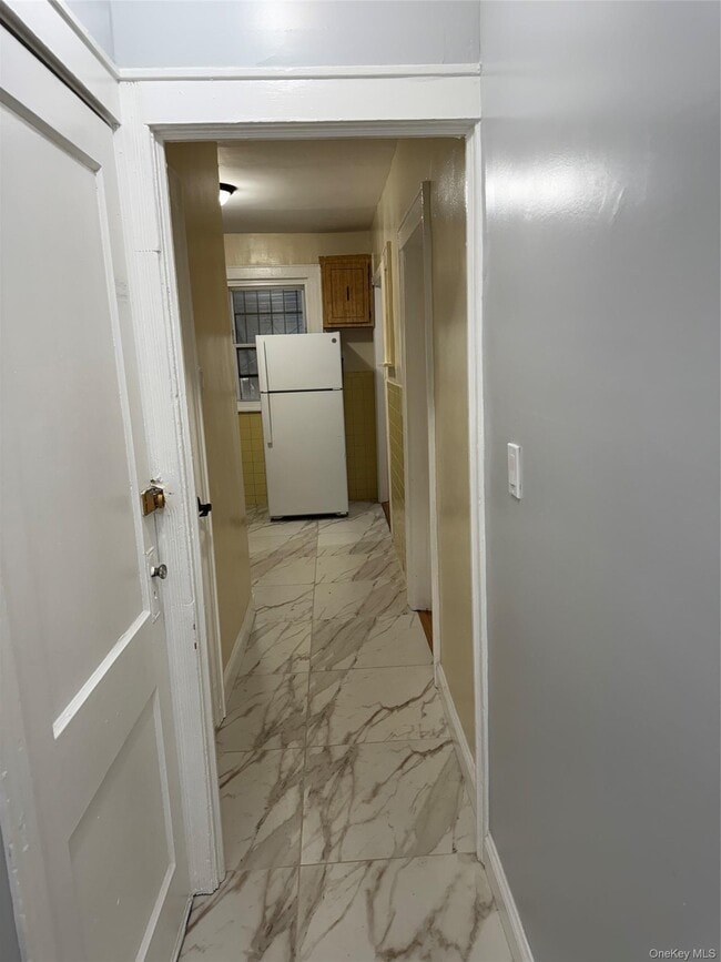 Photo - 111-33 208th St