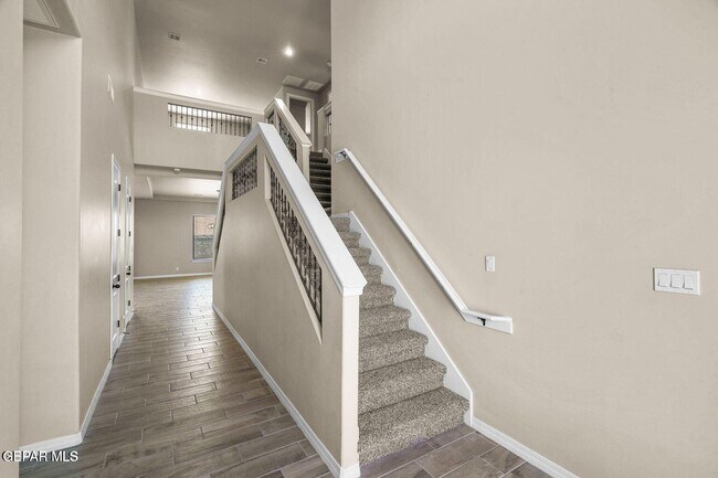 Photo - 6148 Oleaster Dr