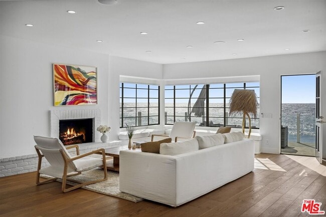 Photo - 31500 Victoria Point Rd