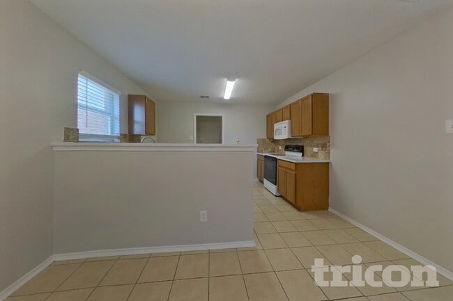 Photo - 4865 Waterford Dr