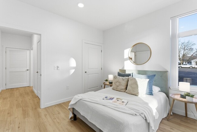 District Lofts at Garland!!