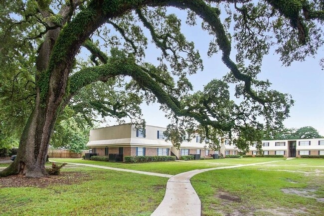 Bay Oaks Apartments - Bay Oaks Apartments