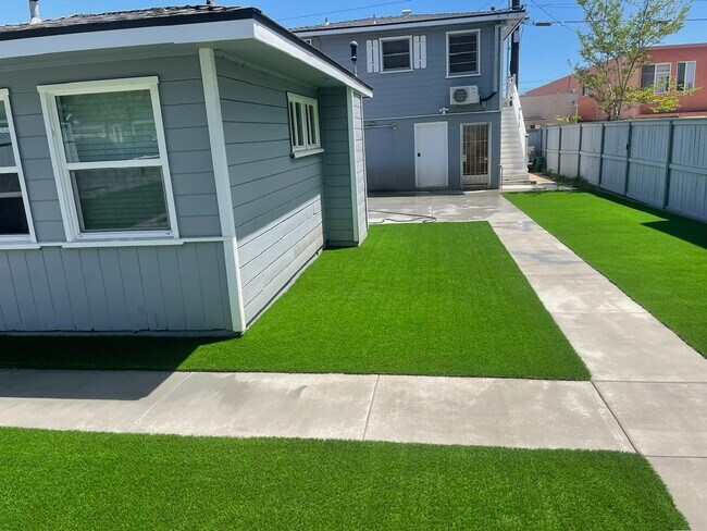 Photo - 1335 Felspar St