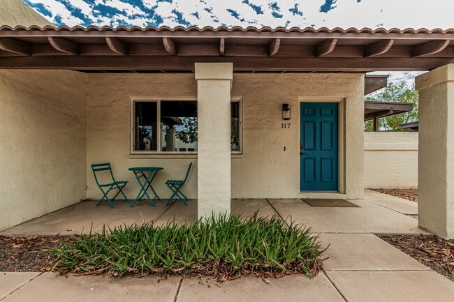 Front patio and front door entry - 117 W 10th St Unit 10th and Ash condo 117