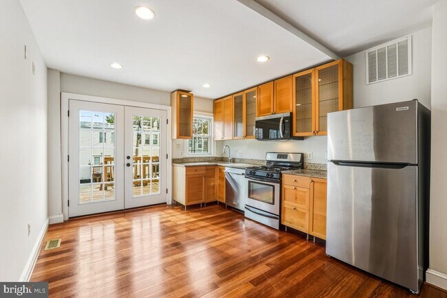 Photo - 1949 H St NE