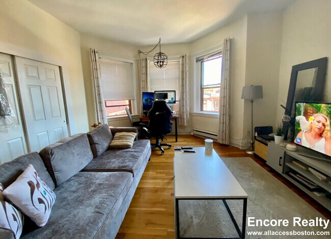 Photo - 913 Boylston St Unit 6