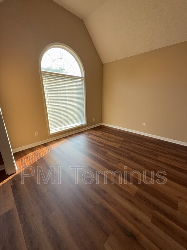 Photo - 6122 Farmwood Way SE