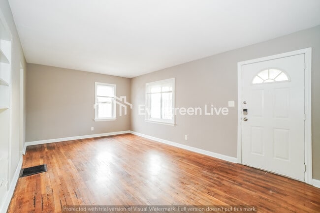 Photo - 2175 Delavan Dr