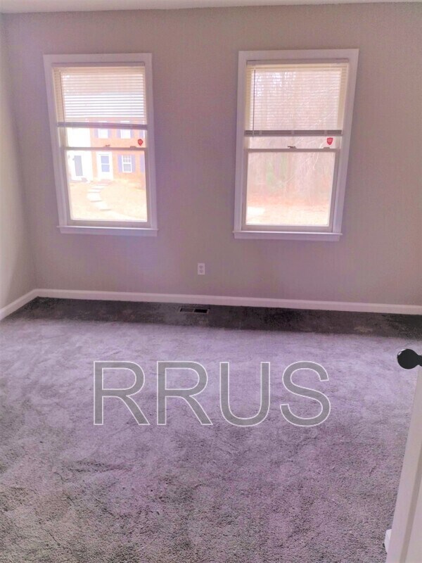 Photo - 275 Juliet Ln SW