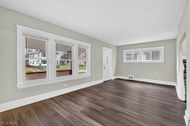 Photo - 12912 Maplerow Ave