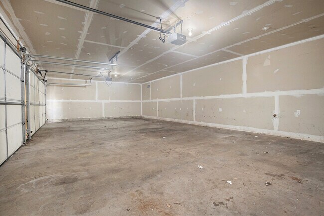 Photo - 2643 Redwood Ave