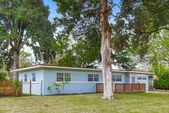 Photo - 3114 Hampton Ave E