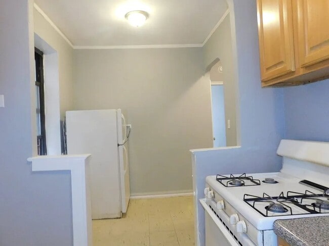 Photo - 253 E 181st St Unidad 3A