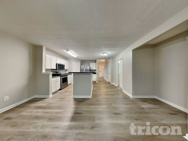 Photo - 305 Little Creek Rd SE