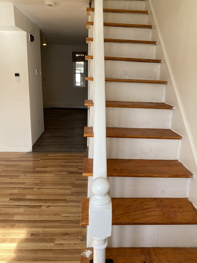 Building Photo - 36 Cork St