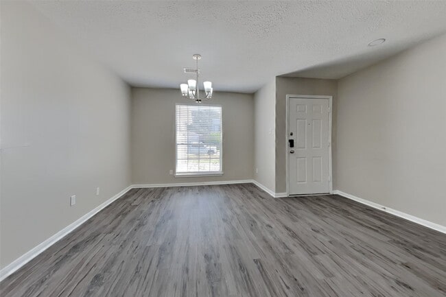 Photo - 28907 Sedgefield St