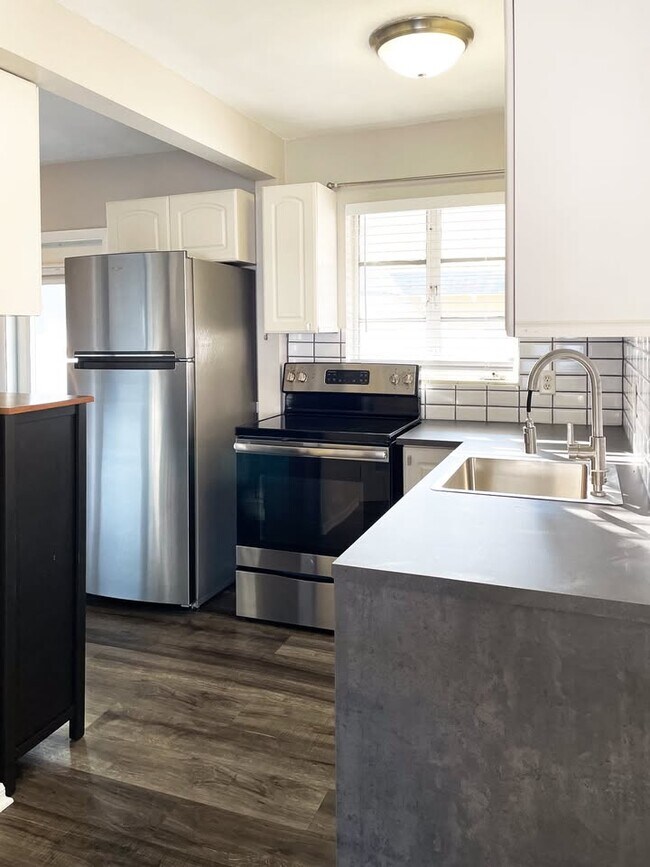 Photo - 5-915 24th Ave N