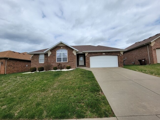 All brick 3 bedroom house - All brick 3 bedroom house