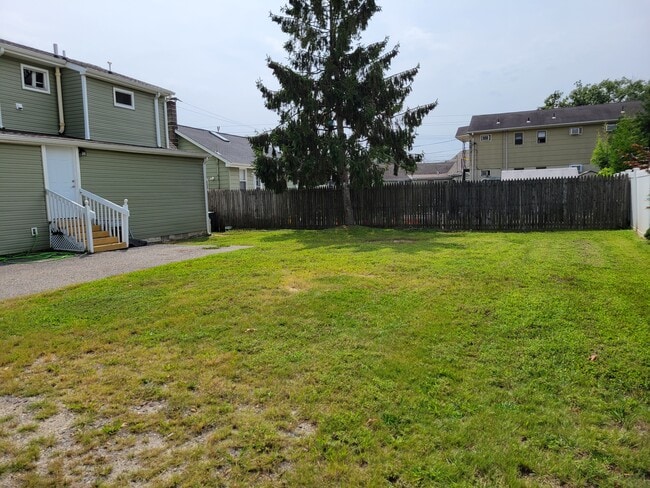 601 River Ave Unit B