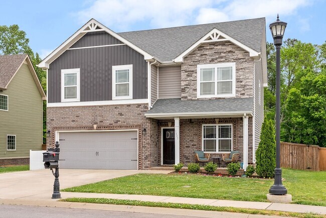1607 Ellie Piper Cir