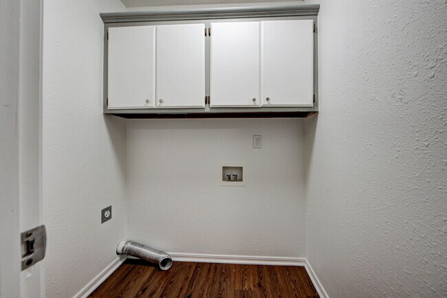 Photo - 109 E Hayes St