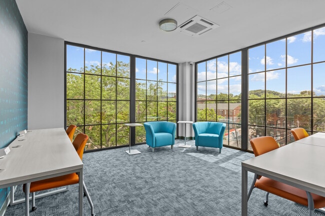 Photo - Mill Street Square