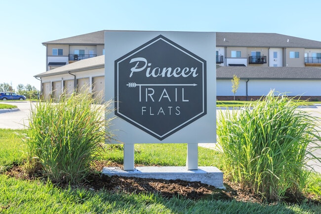 Pioneer Trail Flats - Pioneer Trail Flats Apartments