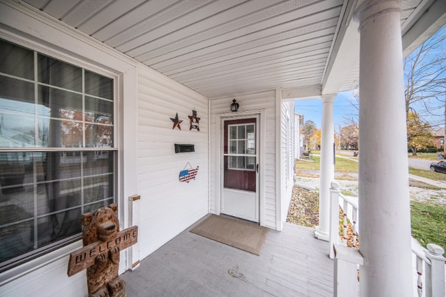 Photo - 212 Kilbuck St E