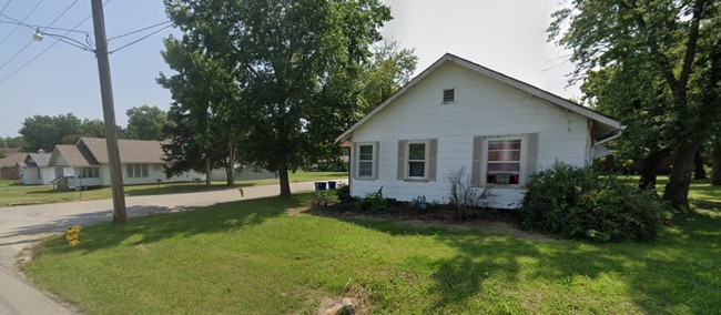 Photo - 901 W 7th St