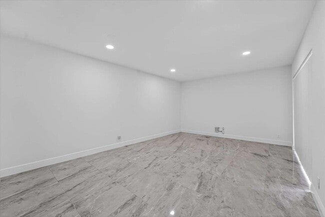 Photo - 7512 Courtyard Run E