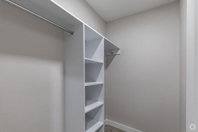 1HAB, 1BA - 775 ft² Alt - The Tree Apartments