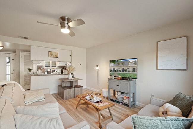 Photo - 924 Rutledge Dr Unit 924 Rutledge Dr
