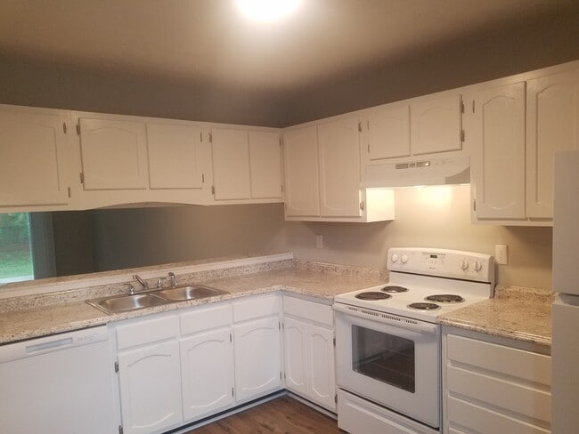 Photo - Maplecrest Square Apartments