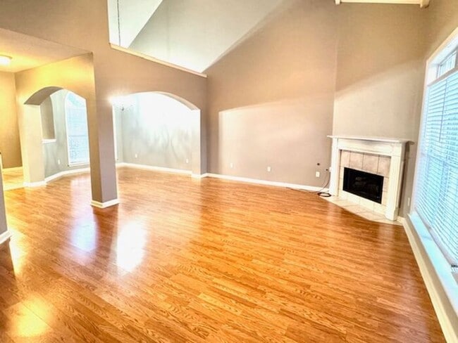 Photo - Spacious 3-bedroom. 2.5 bath in Cordova with 2 loft spaces.